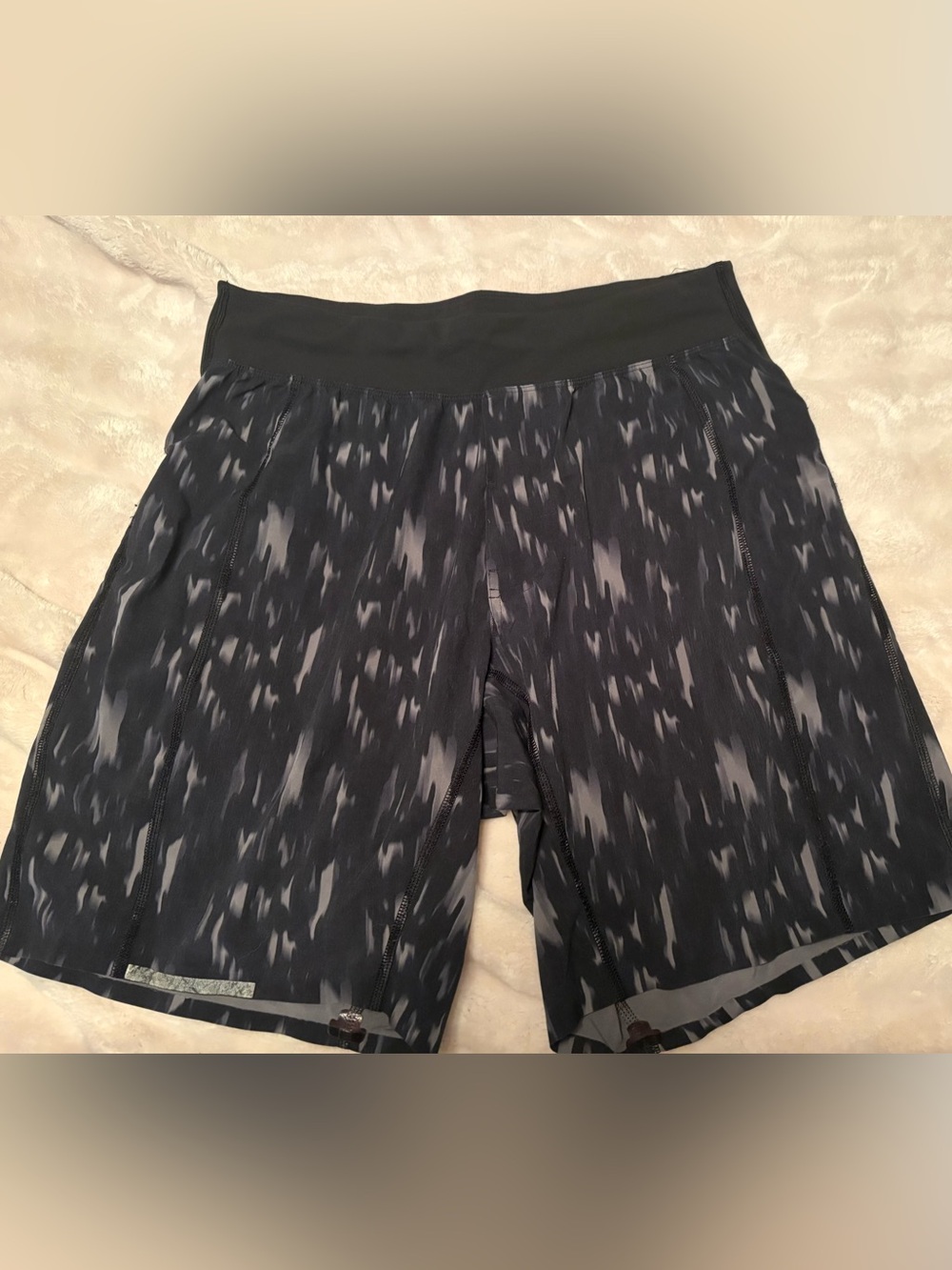 Men's Lululemon Black Graphic Performance Running Shorts